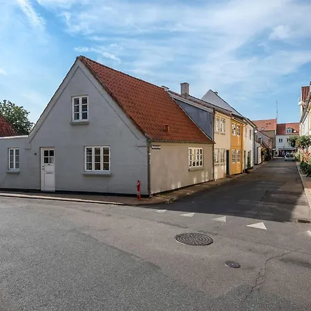Vakantiehuis Zezilie - 500m From The Sea By Interhome *